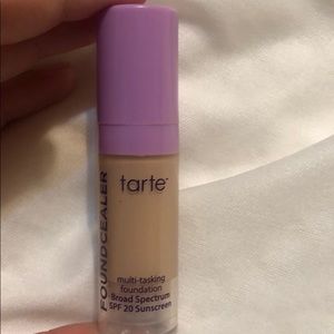Tarte foundcealer spf 20 used